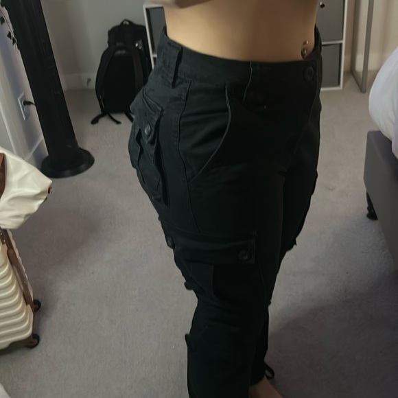 Black cargos men’s - Picture 2 of 4